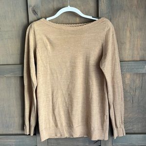 Scalloped Banana Republic sweater size L